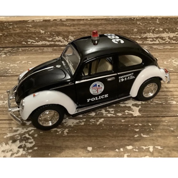 Kinsmart Diecast Metal Volkswagon Classic Beetle 1967, Scale 1/32, Police Car - Picture 1 of 5